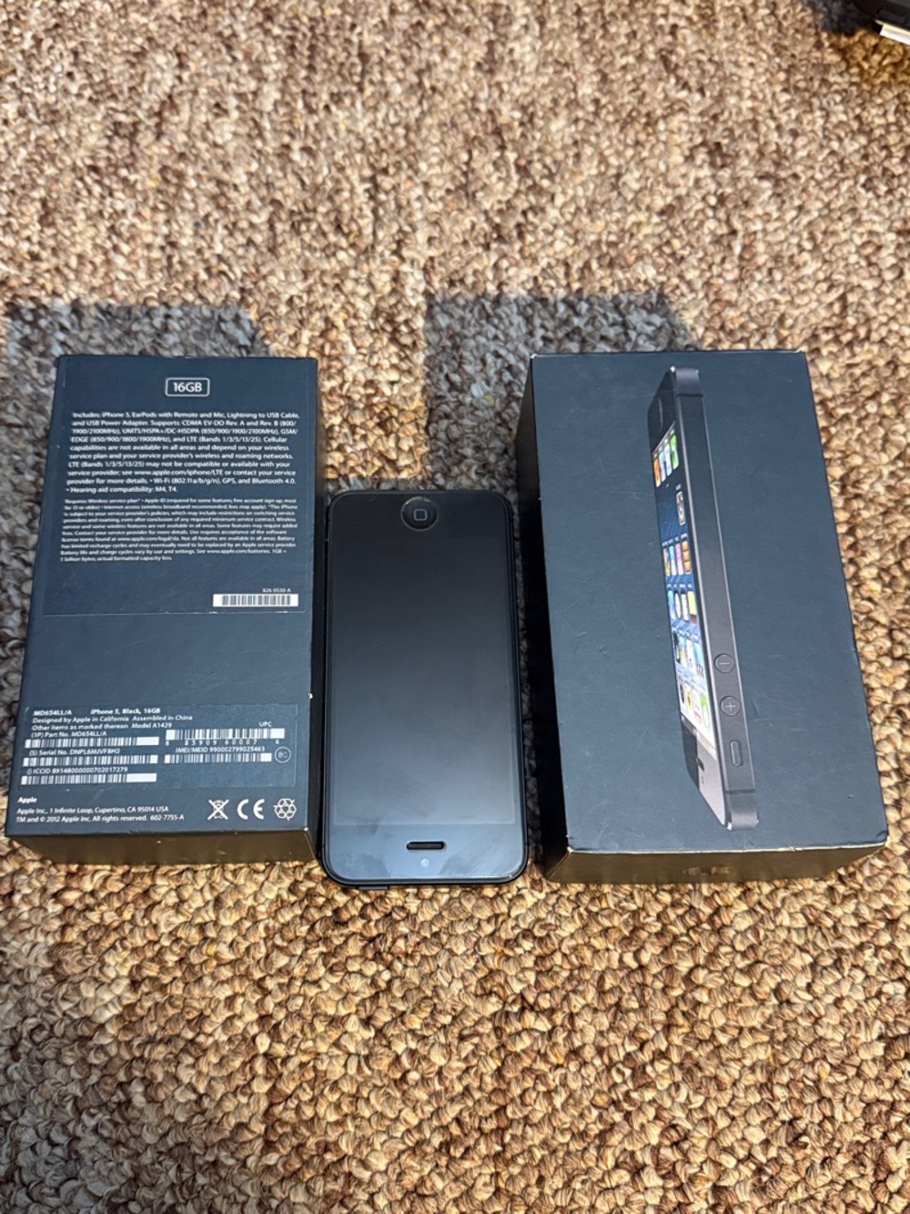 Apple iPhone 5-16GB Black in Original Box with 2 Lifeproof Phone